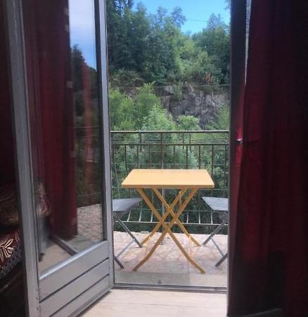 Maison avec vue panoramique à 5mn de saint Rémi sur durolles . La Monnerie-le Montel Exterior foto